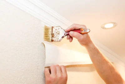 Pose de papier peint à Courcoué — revêtements muraux et toiles de verre